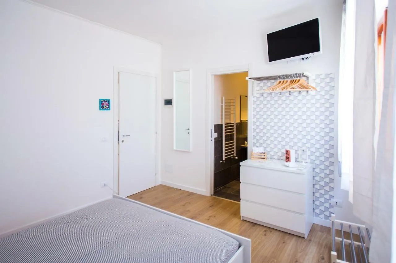 Mondello Beach Rooms - By The Sea