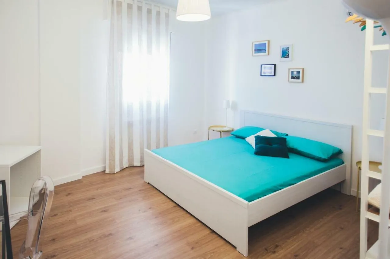 Guest house Mondello Beach Rooms - By The Sea