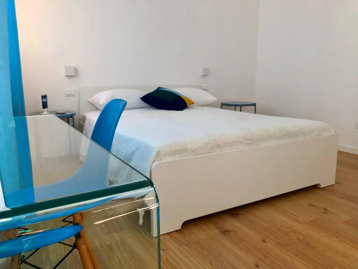 Mondello Beach Rooms - By The Sea