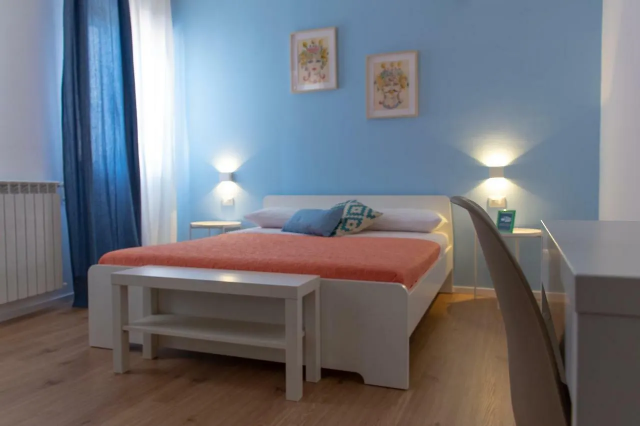 Mondello Beach - Rooms By The Sea 0*,  Itália